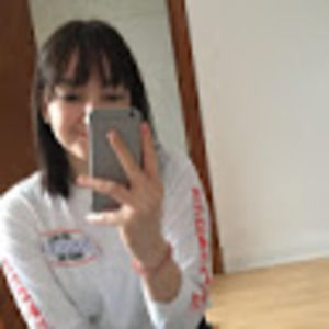 Meet your Posher, Adrianne